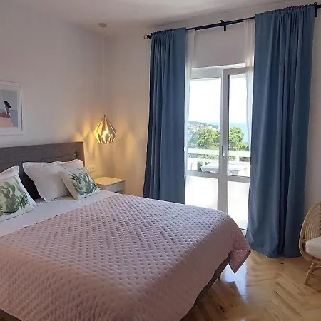 Luka 3* Hvar Town